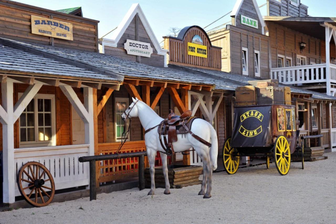 El Paso City, Zlatibor - Unique Wooden Cottages, Treehouse, Wild West Rooms, Accommodation 1-6 People Buitenkant foto