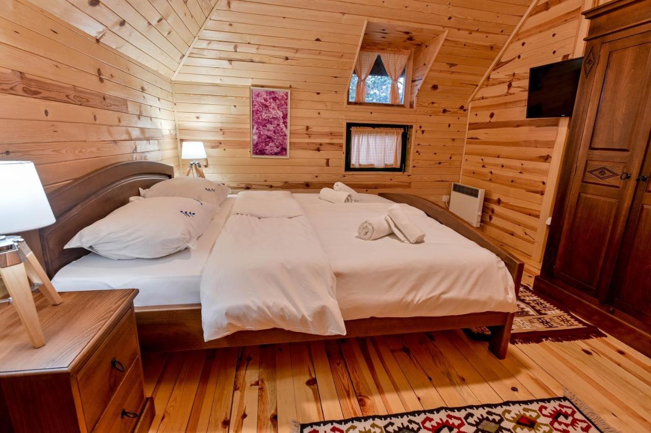 El Paso City, Zlatibor - Unique Wooden Cottages, Treehouse, Wild West Rooms, Accommodation 1-6 People Buitenkant foto
