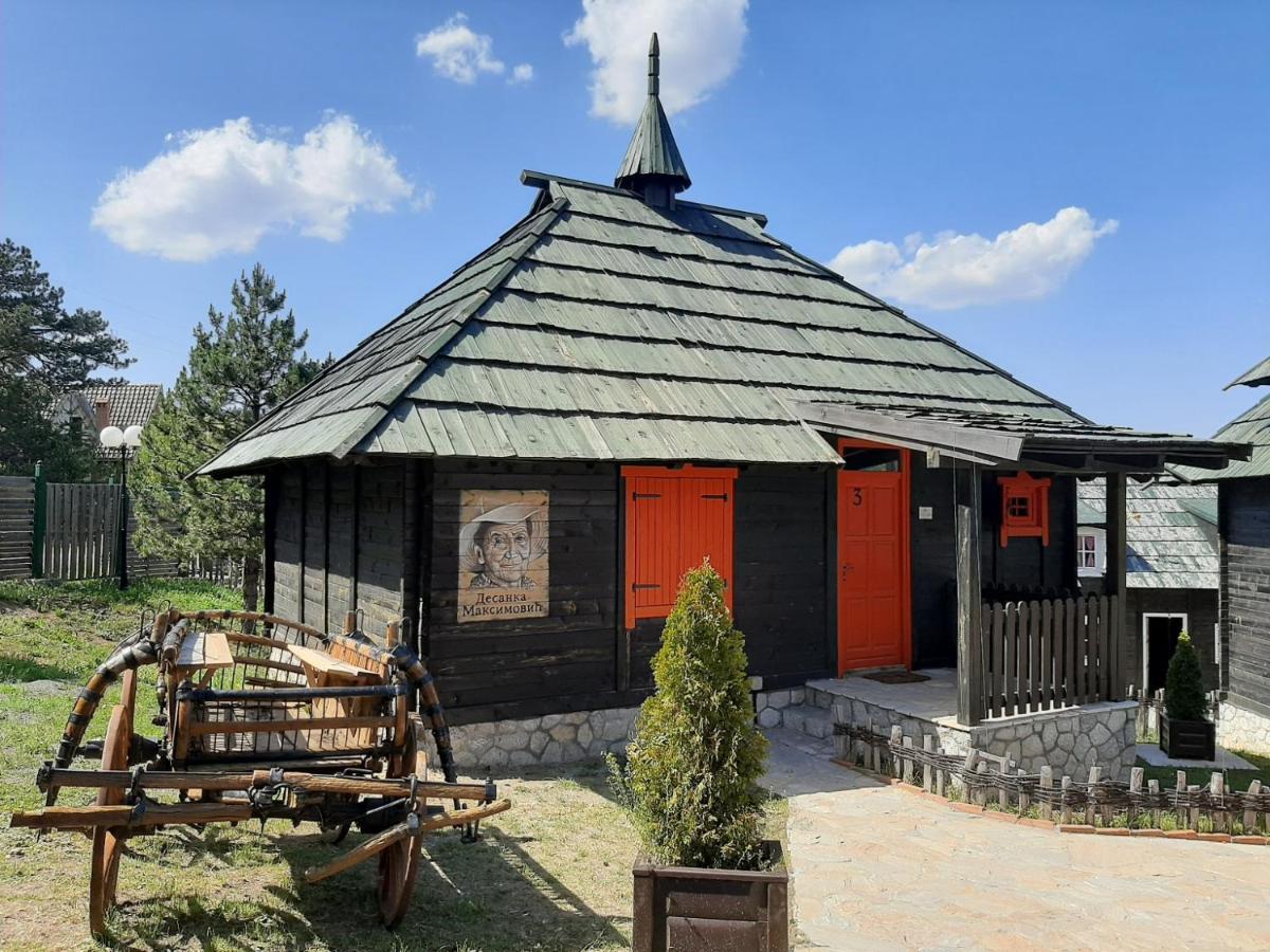 El Paso City, Zlatibor - Unique Wooden Cottages, Treehouse, Wild West Rooms, Accommodation 1-6 People Buitenkant foto