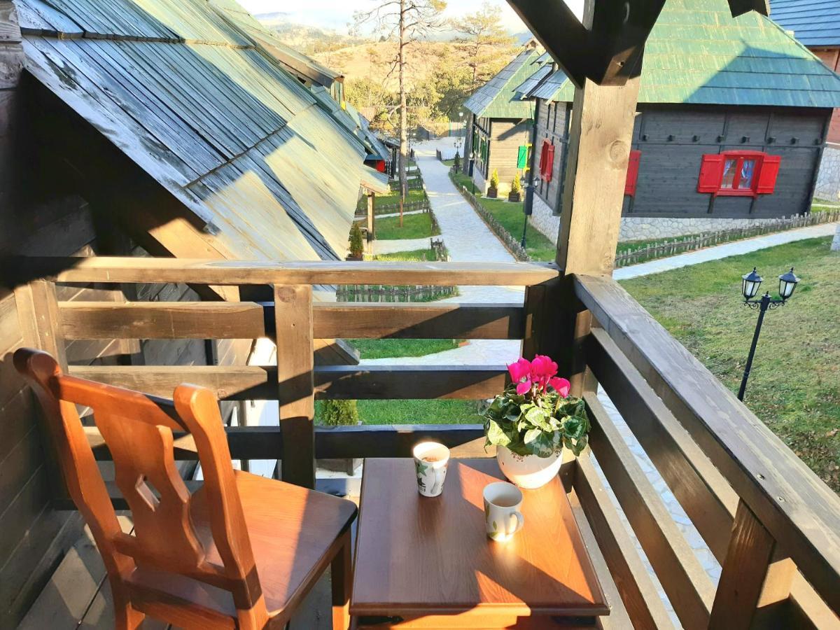 El Paso City, Zlatibor - Unique Wooden Cottages, Treehouse, Wild West Rooms, Accommodation 1-6 People Buitenkant foto