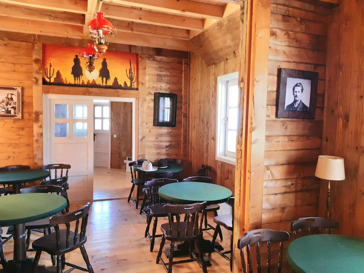 El Paso City, Zlatibor - Unique Wooden Cottages, Treehouse, Wild West Rooms, Accommodation 1-6 People Buitenkant foto