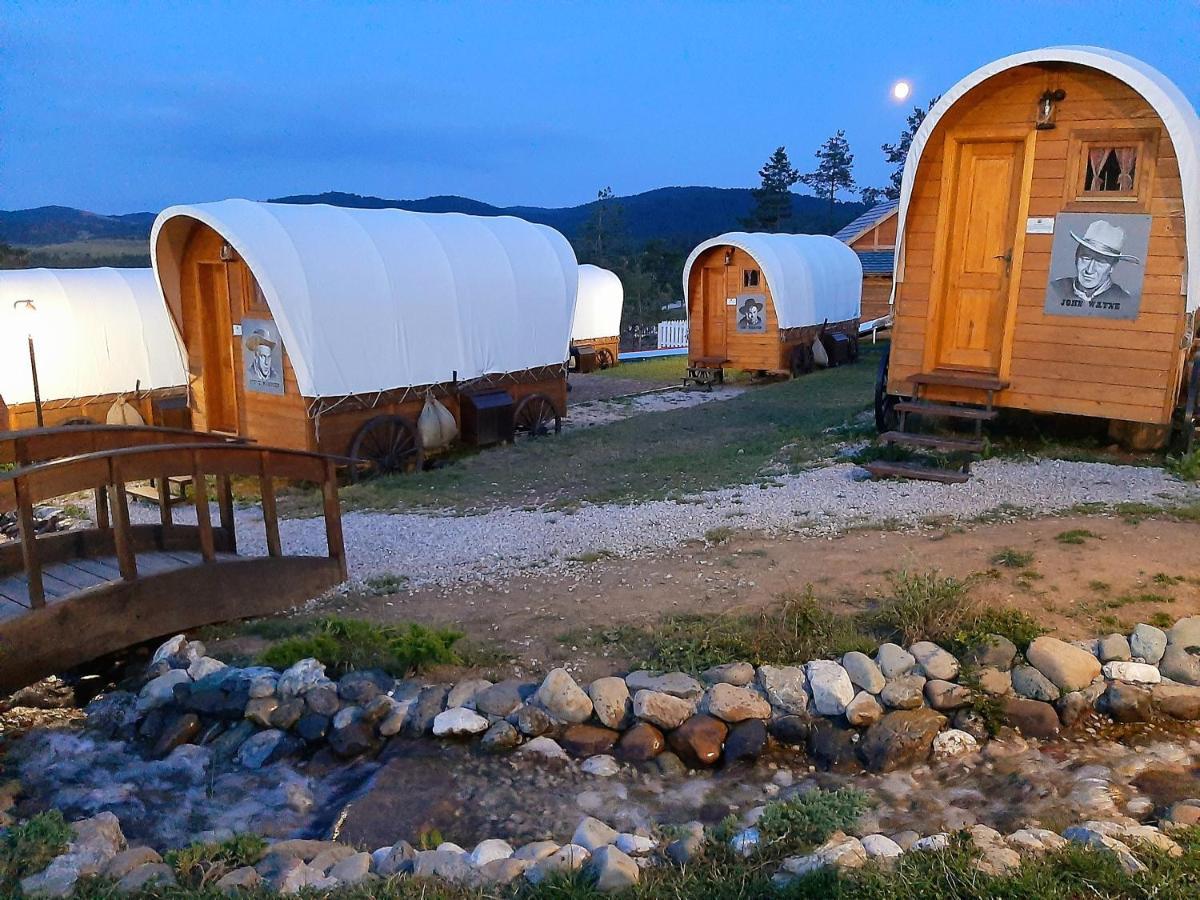 El Paso City, Zlatibor - Unique Wooden Cottages, Treehouse, Wild West Rooms, Accommodation 1-6 People Buitenkant foto
