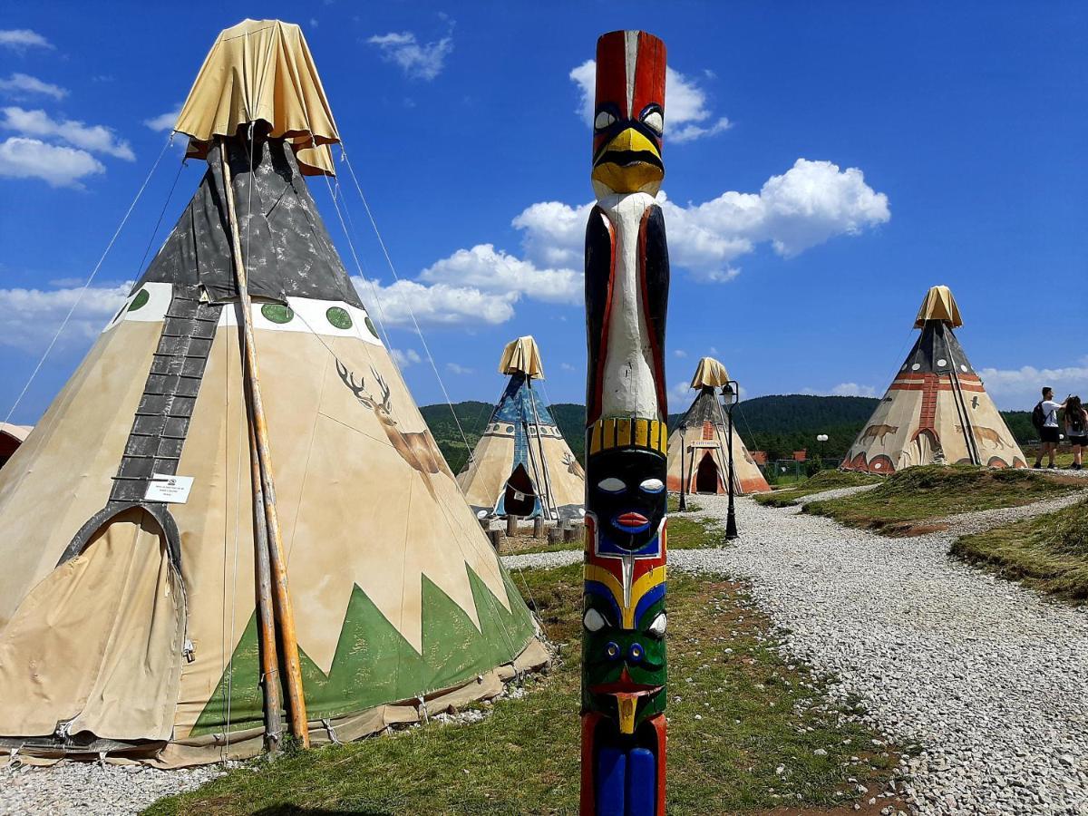 El Paso City, Zlatibor - Unique Wooden Cottages, Treehouse, Wild West Rooms, Accommodation 1-6 People Buitenkant foto