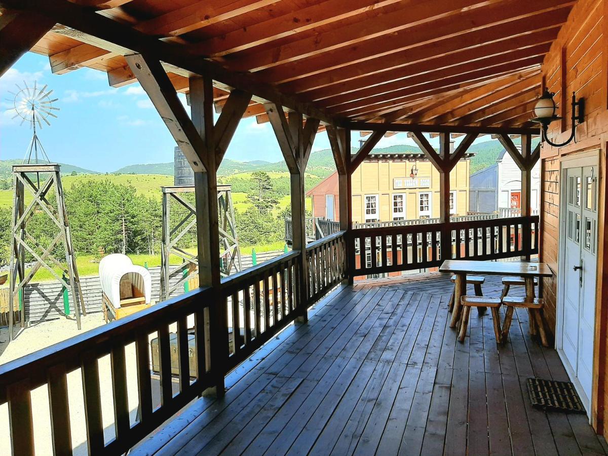 El Paso City, Zlatibor - Unique Wooden Cottages, Treehouse, Wild West Rooms, Accommodation 1-6 People Buitenkant foto