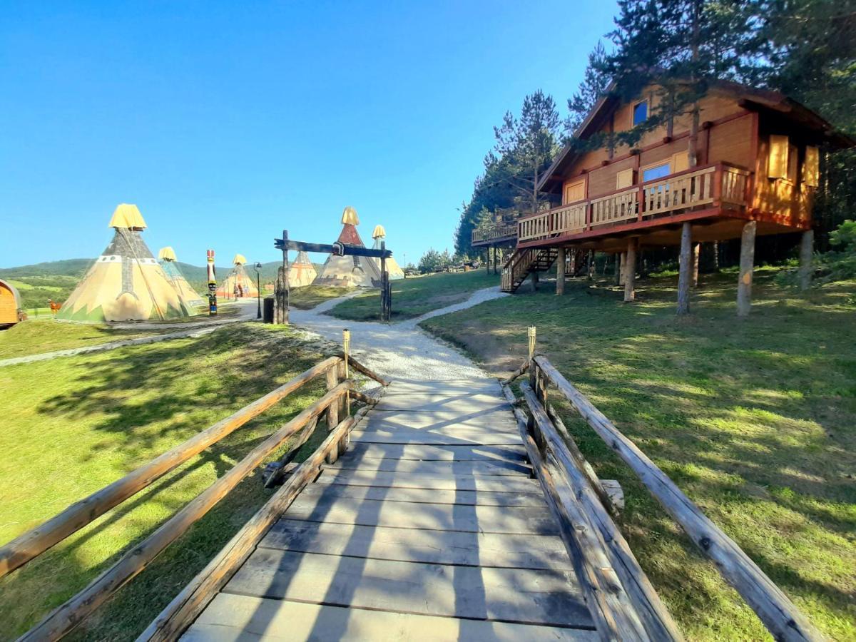 El Paso City, Zlatibor - Unique Wooden Cottages, Treehouse, Wild West Rooms, Accommodation 1-6 People Buitenkant foto