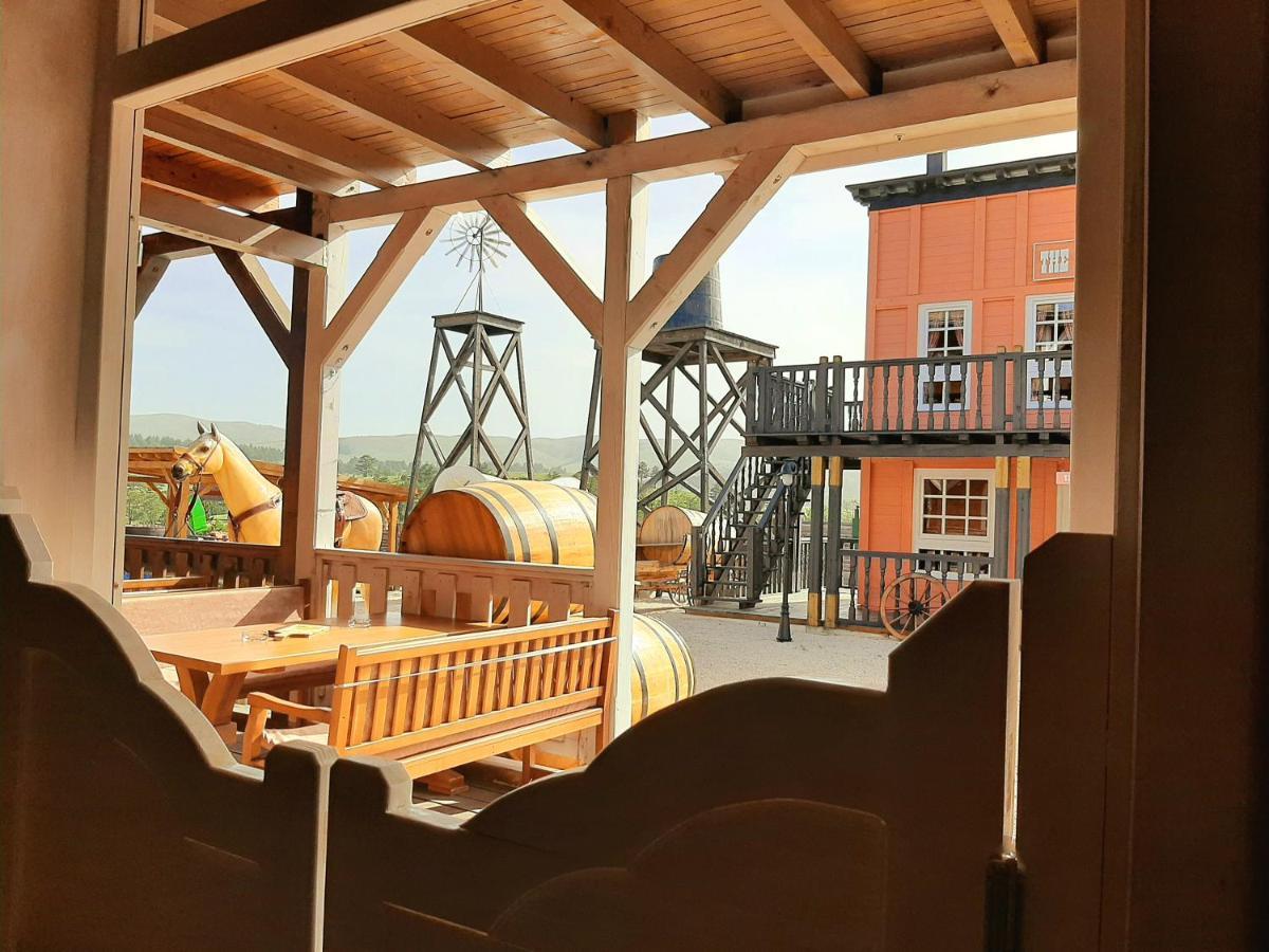 El Paso City, Zlatibor - Unique Wooden Cottages, Treehouse, Wild West Rooms, Accommodation 1-6 People Buitenkant foto