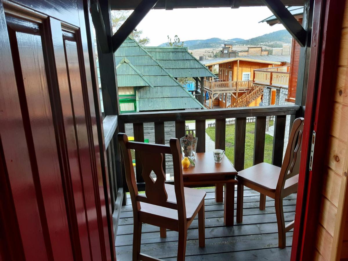 El Paso City, Zlatibor - Unique Wooden Cottages, Treehouse, Wild West Rooms, Accommodation 1-6 People Buitenkant foto