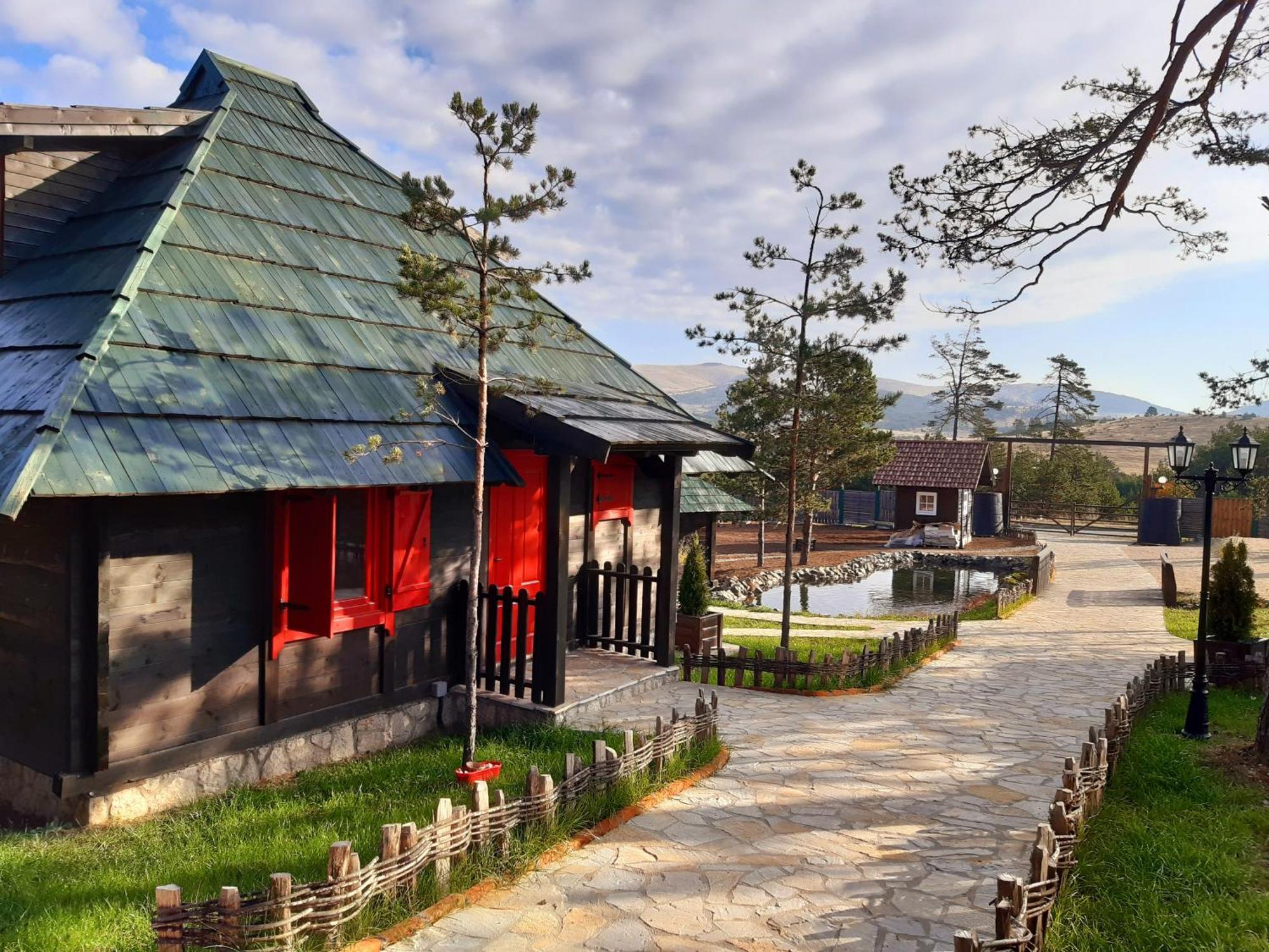 El Paso City, Zlatibor - Unique Wooden Cottages, Treehouse, Wild West Rooms, Accommodation 1-6 People Buitenkant foto